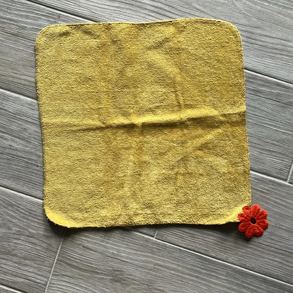 2 Fieldcrest vintage 100% cotton, terrycloth yellow orange embroidered flower